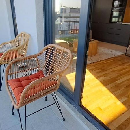 Stylish One Bedroom Apartment Podgorica Exterior foto
